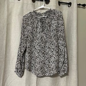 “A New Day” M Long-Sleeved Blouse.